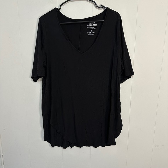 torrid Tops - Torrid Super Soft Knits Black V-Neck Short Sleeve Tunic Top Size 2